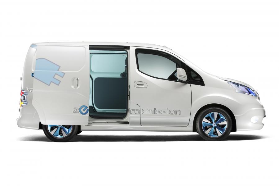  Nissan e-NV200 Zero Emission Concept 2012 года  (фото 12 из 16)